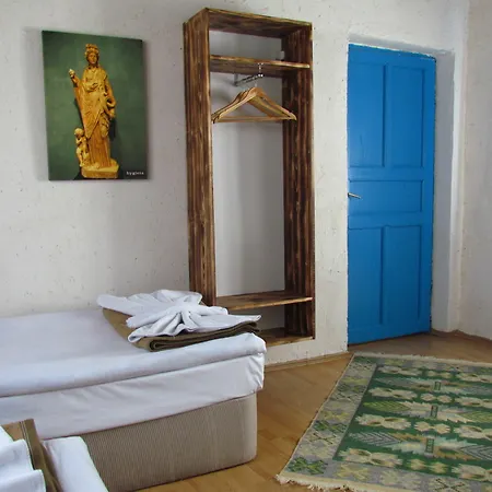 Amazon Antique Guest house 3*