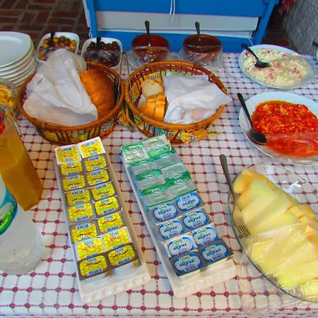 Amazon Antique Pensionat 4*